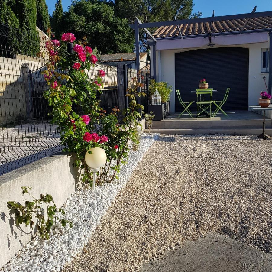 Gite Les Coquelicots Ledenon Bagian luar foto